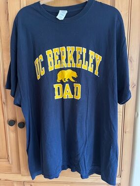 Gildan UC Berkeley Dad Navy Blue T-Shirt with Gold Print